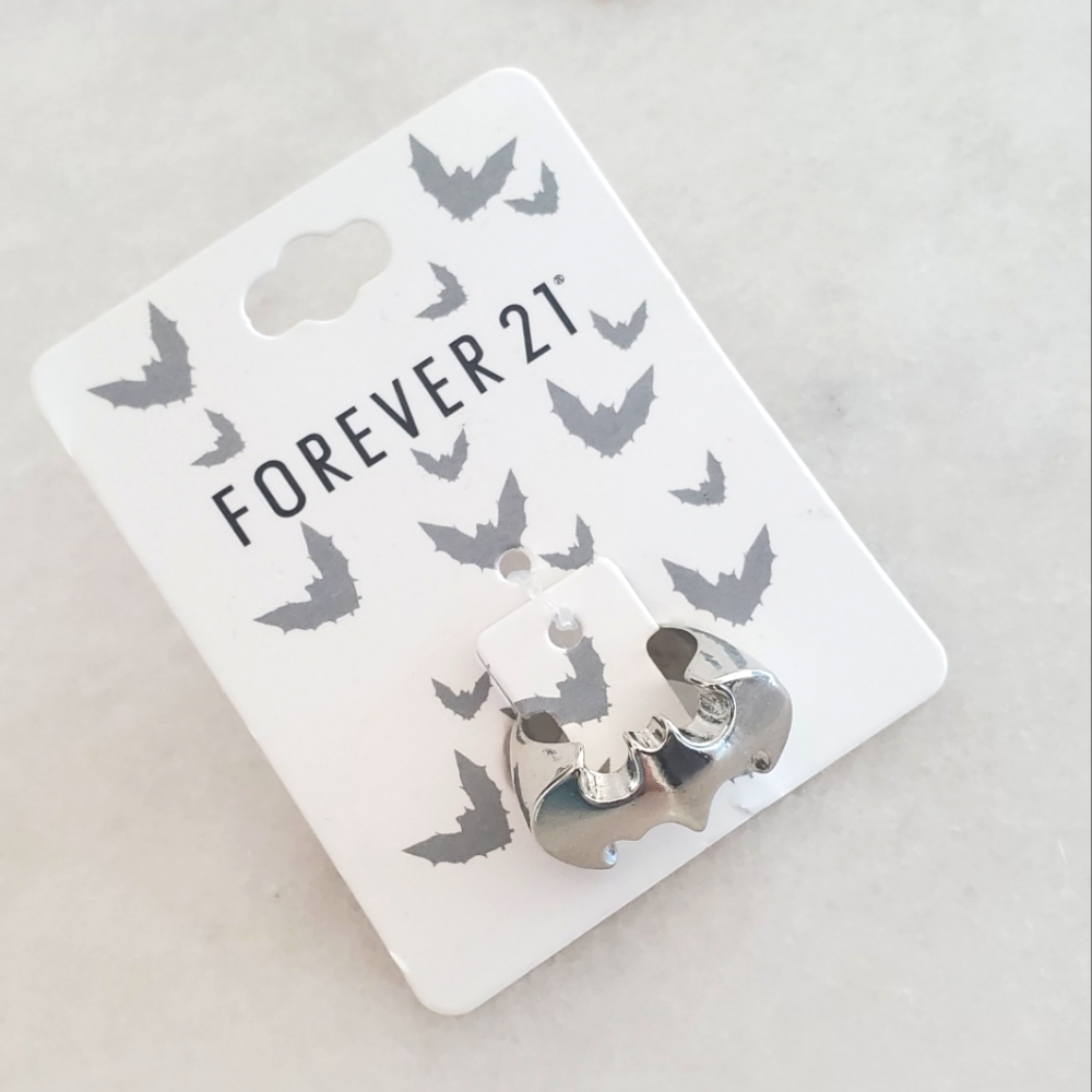 Batman silver logo ring DC Comics Warner Brothers Forever 21 F21 NWT